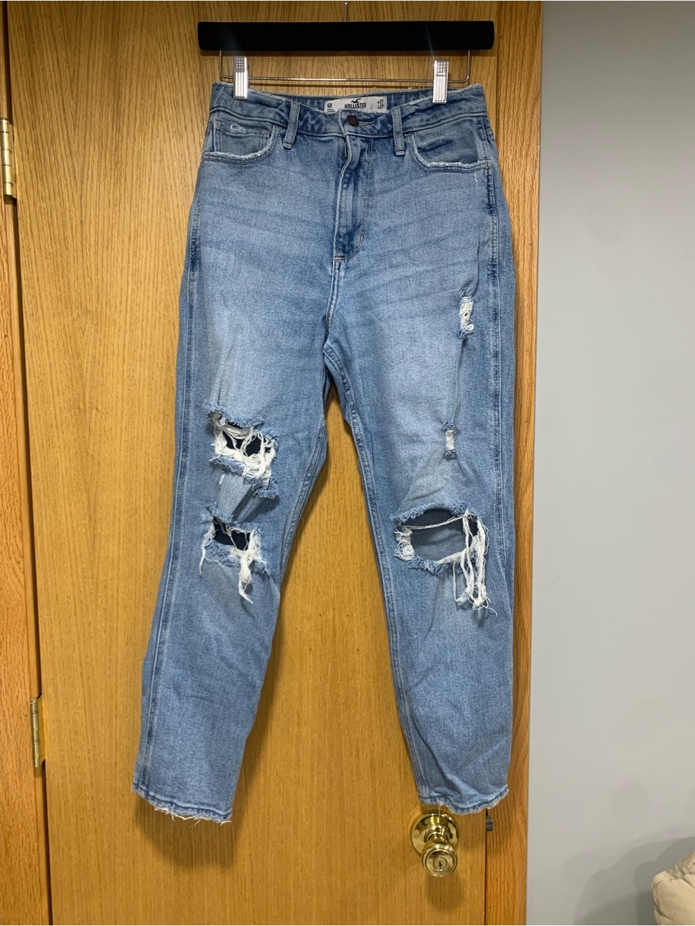 Hollister Curvy High Rise Mom Jeans - Size 5
